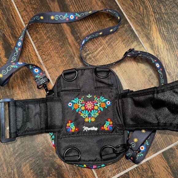 🌸 Bordado Embroidered Crossbody Bag + Tumbler Belt | Multi-Way Festival Ready 🌸 - Picture 8 of 12